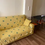 Apartment Yellow Center *