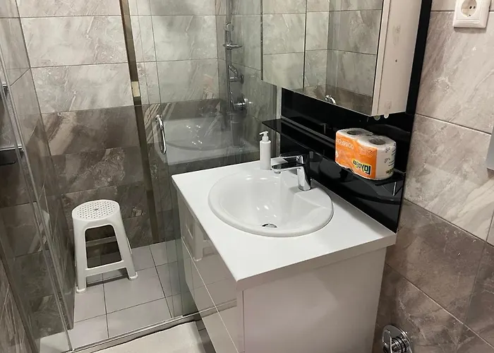 квартира-студия в центре Лоутраки