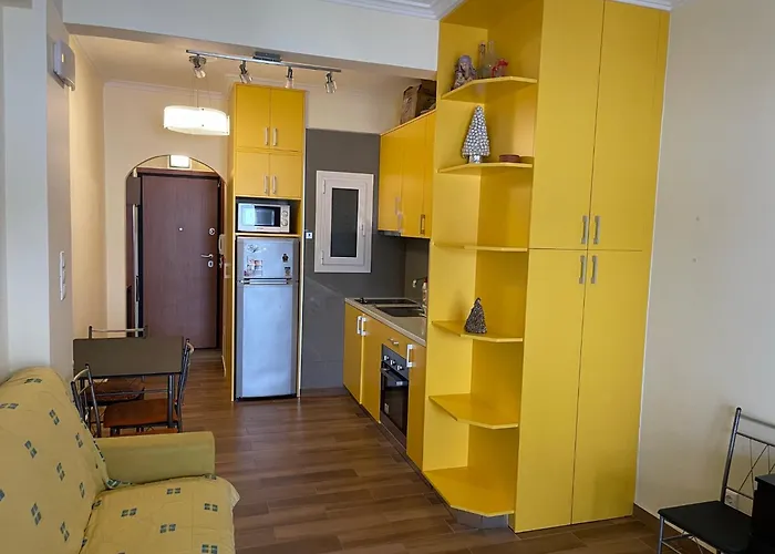 Yellow Center Lejlighed Loutráki